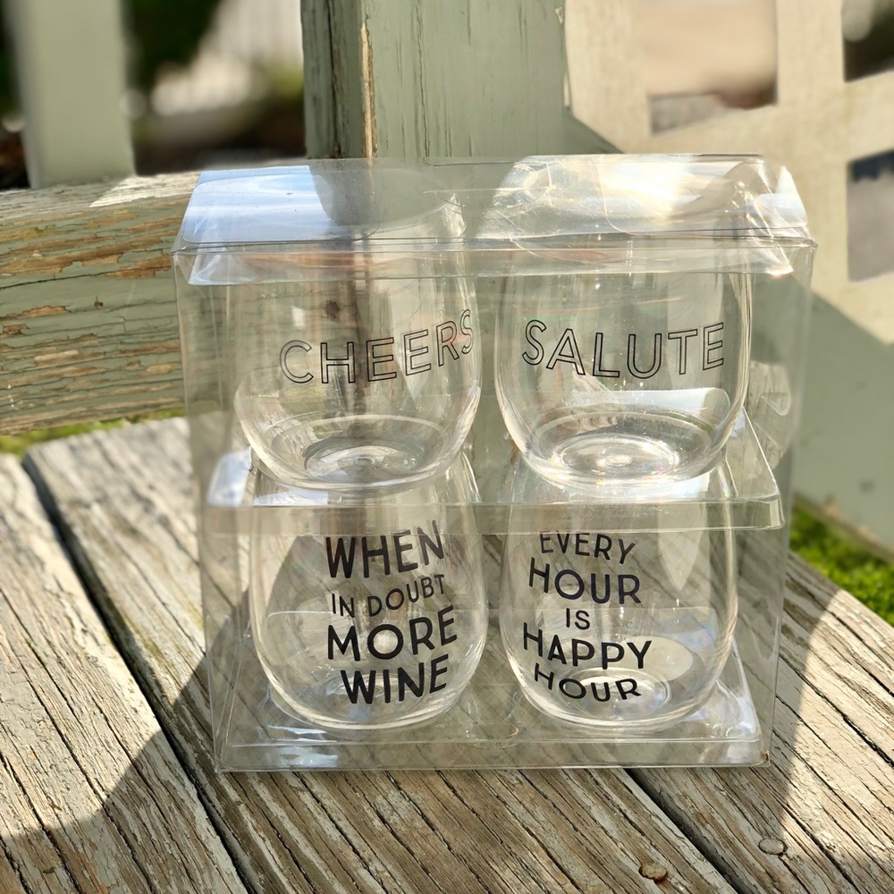 NEW Set of 4 Stemless Wine Glasses